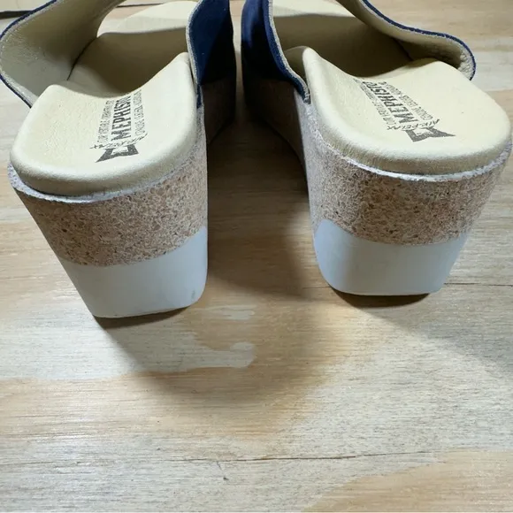 Mephisto Navy Wedge Sandals Women’s Size 8